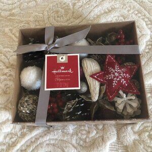 HALLMARK CHRISTMAS POTPOURRI/BOWL FILLER 17 OZ